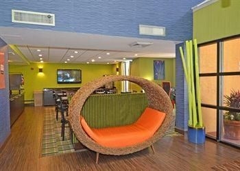 Comfort Inn and Suites Lantana1