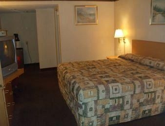 Super 8 Motel4