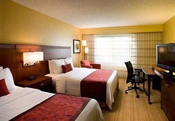 Courtyard by Marriott Huntington Beach Fountain Valley4