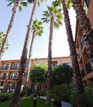 Courtyard by Marriott Huntington Beach Fountain Valley1