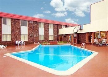 Econo Lodge Battle Creek2