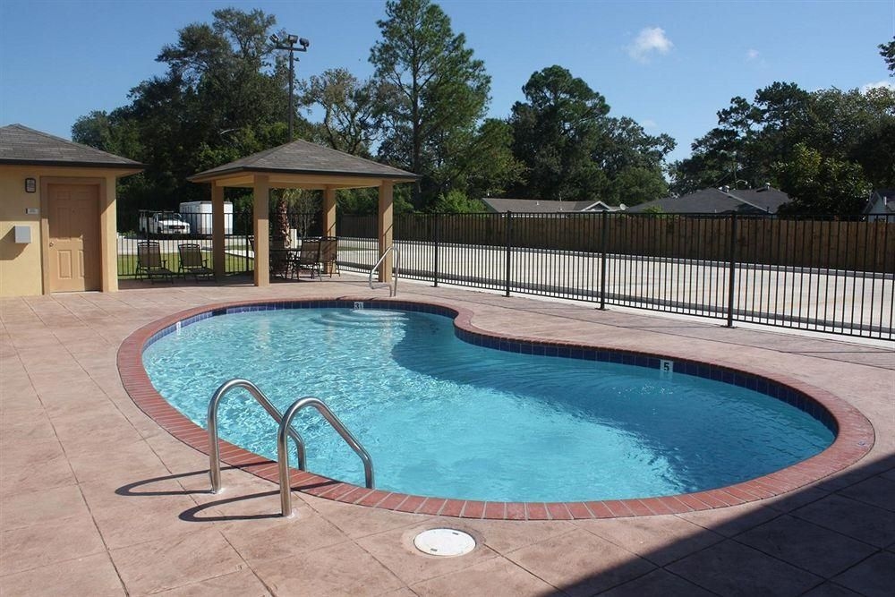 AMERICAS BEST VALUE INN4