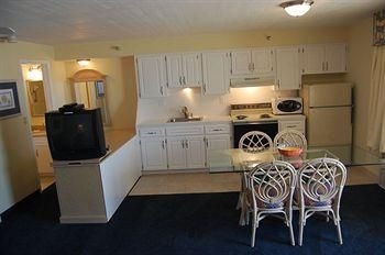 Shoreline Island Resort - Adults Only1