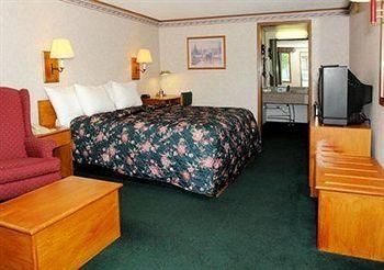 Rodeway Inn Christiansburg4
