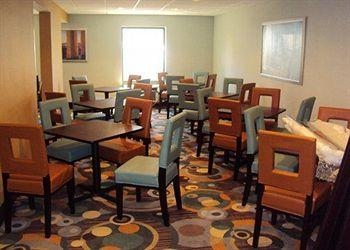 Clarion Inn & Suites Virginia Beach4