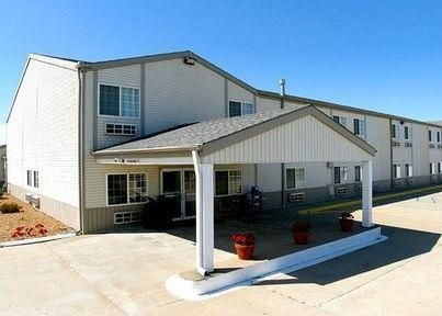 Rodeway Inn & Suites2