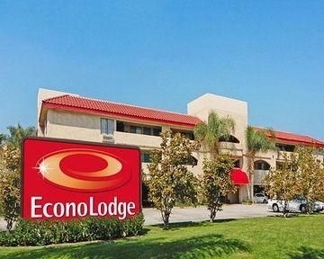 Econo Lodge2