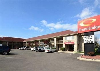 Econo Lodge4