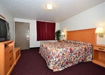 Econo Lodge1