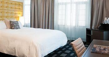 The Padre Hotel0