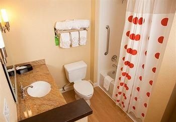 Mainstay Suites4