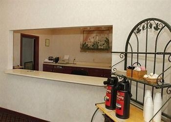 Rodeway Inn3