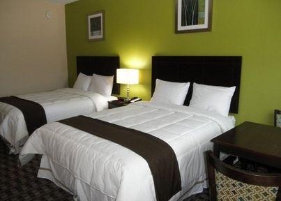 Econo Lodge Inn And Suites1