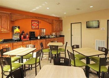 Econo Lodge Inn And Suites3