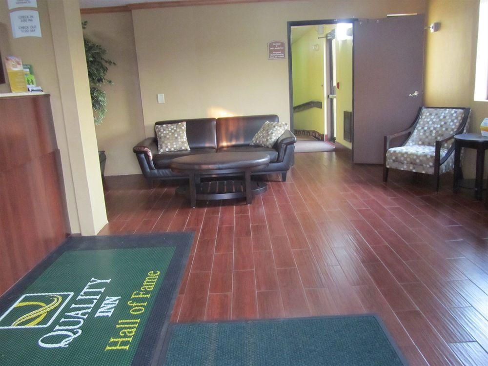 Canton-Days Inn4