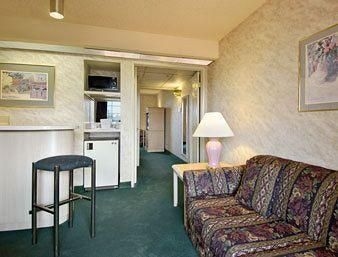 Ramada Inn Suites2