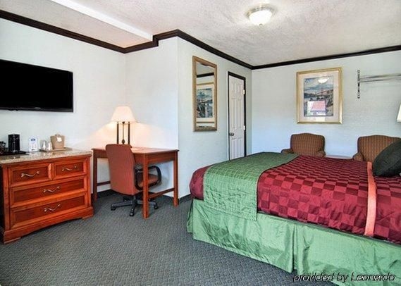 Rodeway Inn2