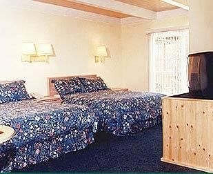 Pine Beach Inn3