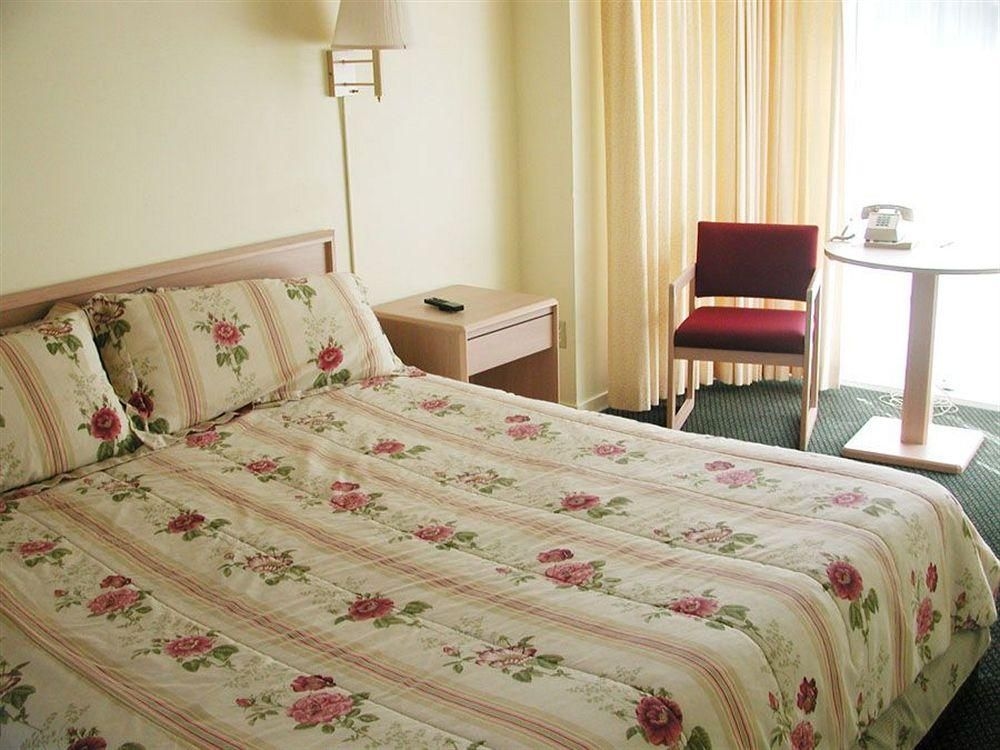 Pine Beach Inn2