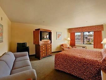 Ramada Inn4