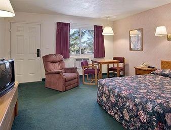 Rodeway Inn2