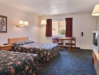 Rodeway Inn1