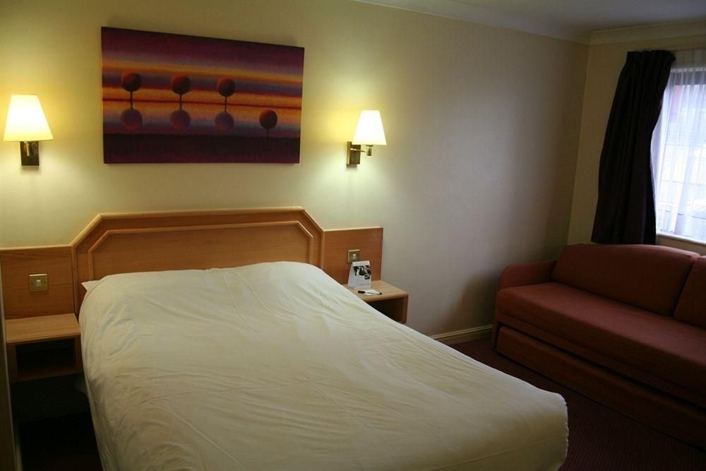 Days Inn by Wyndham Southampton Rownhams2