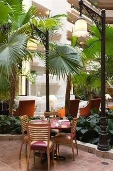 Radisson Quad City Plaza3