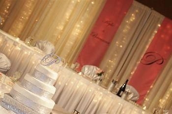 Radisson Quad City Plaza1