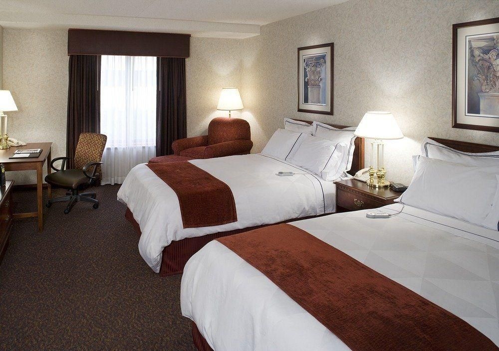 Radisson Quad City Plaza2