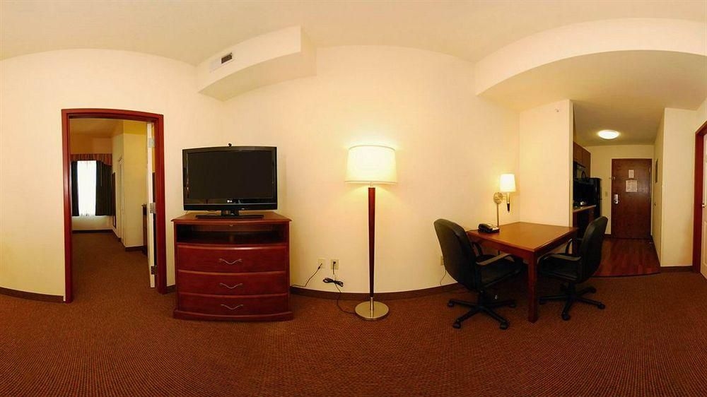 MainStay Suites Grantville3