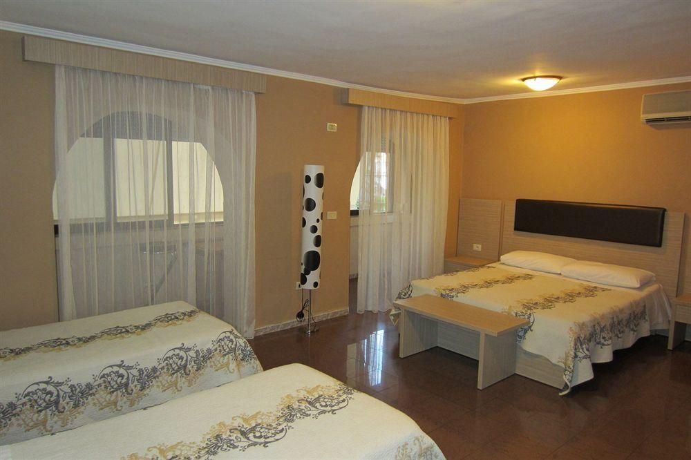 Freddy's Hostel3
