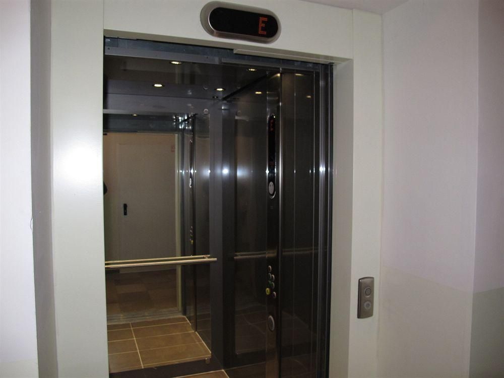 Central Vienna-Living Premium Suite3