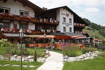 Hotel Platzl0