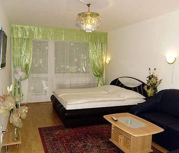 Hotel Pension Adam Apartment1