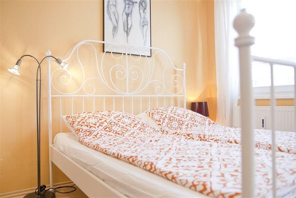 Vienna Opera Apartment1