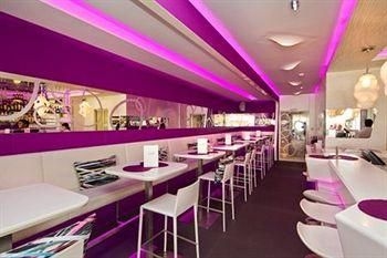 Iris Porsche Hotel & Restaurant2