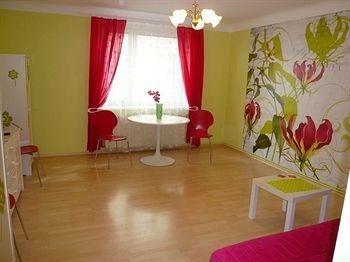 Flower Apartment2