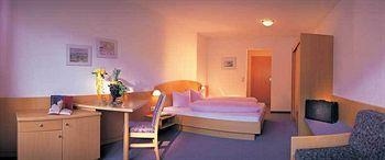 Hotel Tschirgantblick1