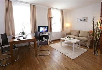 Towns Apartments4