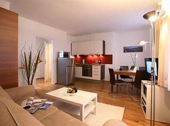 Towns Apartments3