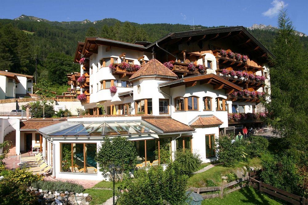Familienhotel Atzinger1