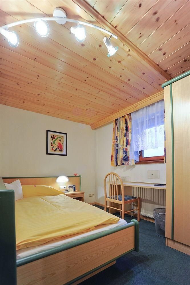 Gastehaus Alpina4