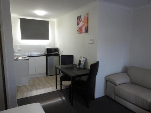 Frankston Motel1