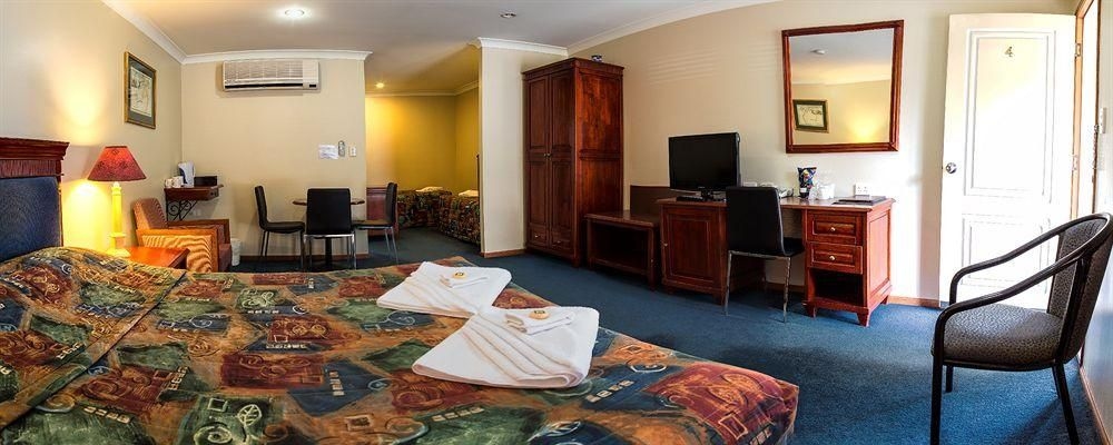 Federal Hotel4