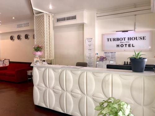 Turbot House Hotel (City Edge Brisbane Hotel)0