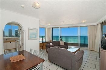 บีชไซด์ ทาวเวอร์ อพาร์ตเมนต์ (Beachside Tower Apartment)1