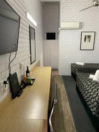 The Town House Motor Inn2