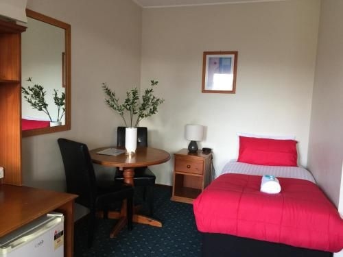 เดอะ นอว์รา มอเตอร์ อินน์ (The Nowra Motor Inn)1