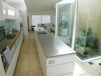 Sullivans Cove Apartments0